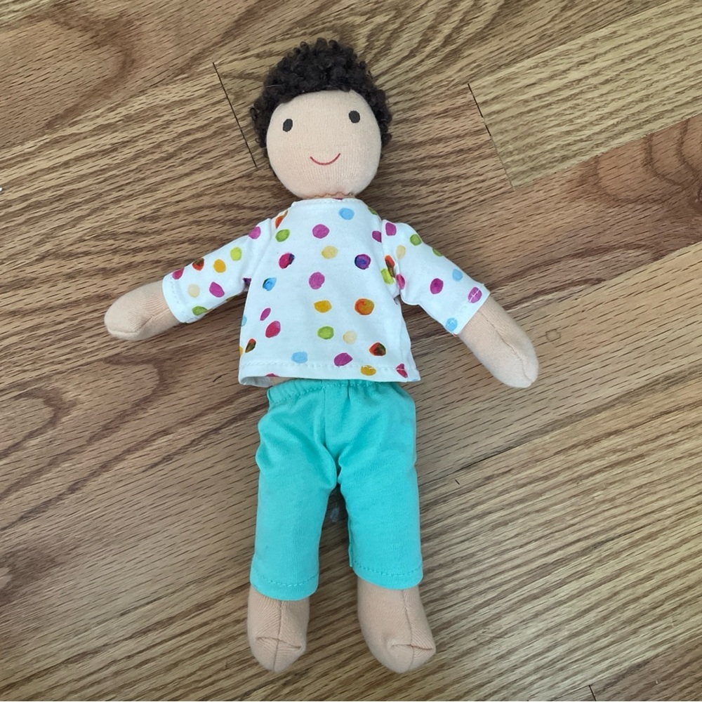 LOVEVERY Plush Doll Montessori Waldorf Gender Neutral Organic Cotton Curly Hair - Picture 2 of 7